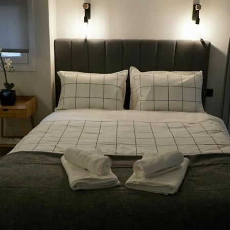 Cosy Loft Apartment Патра Екстериор снимка