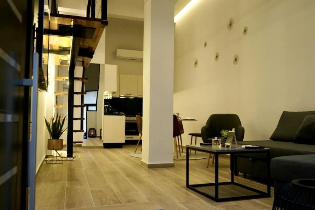 Cosy Loft Apartment Патра Екстериор снимка