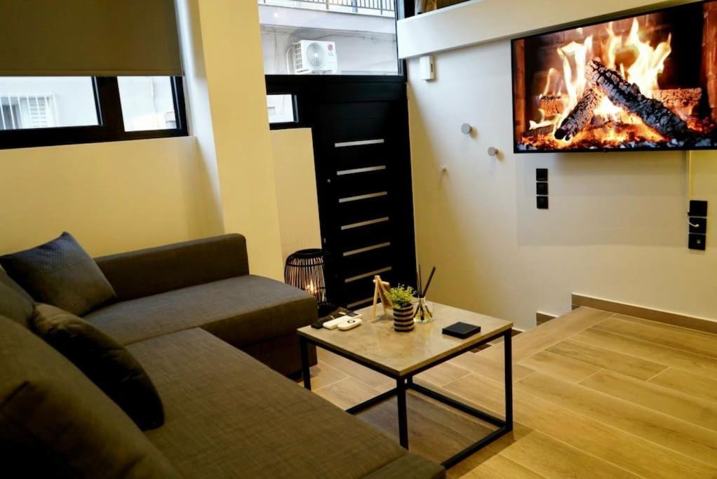 Cosy Loft Apartment Патра Екстериор снимка
