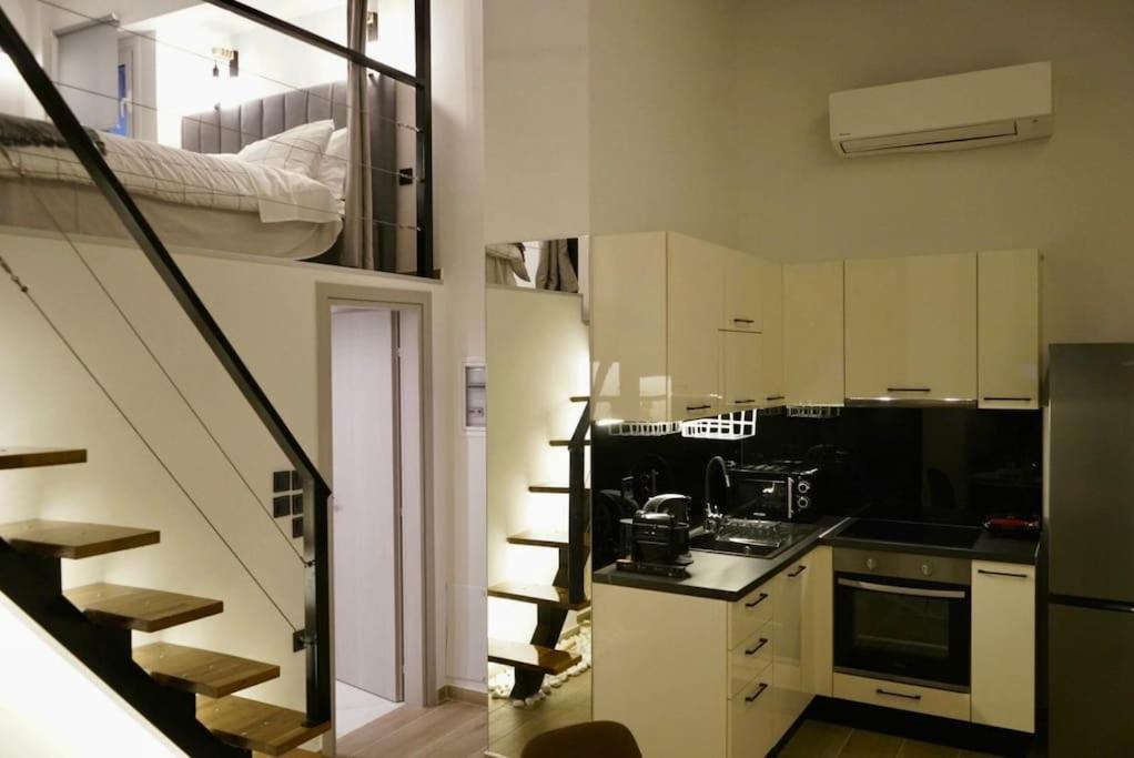 Cosy Loft Apartment Патра Екстериор снимка