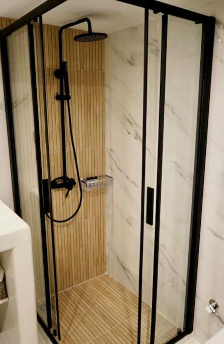 Cosy Loft Apartment Патра Екстериор снимка
