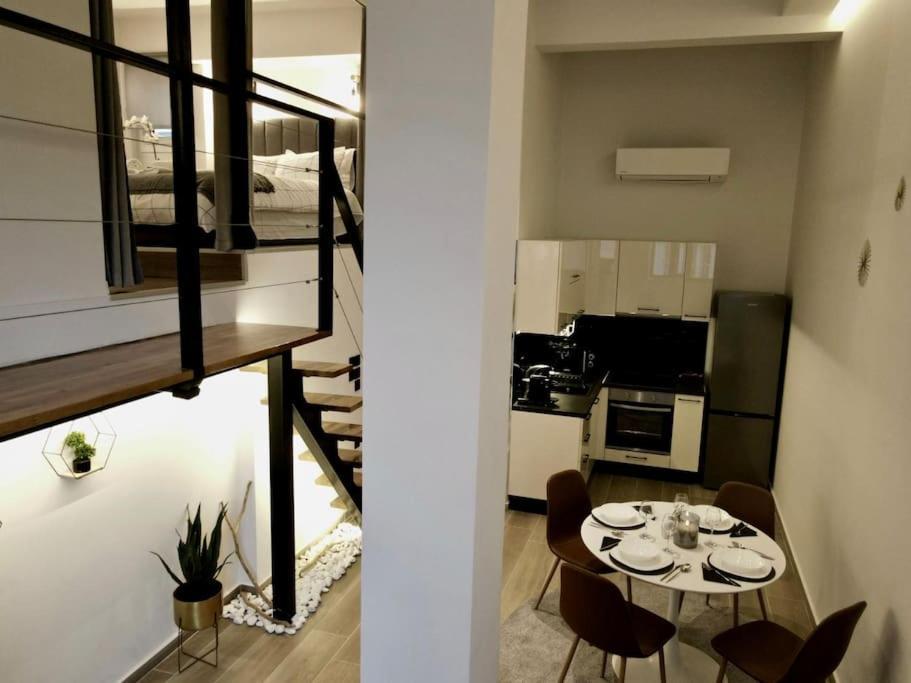 Cosy Loft Apartment Патра Екстериор снимка